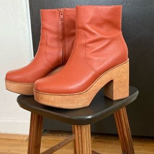 Charlotte Stone Paz Clog, Sienna.